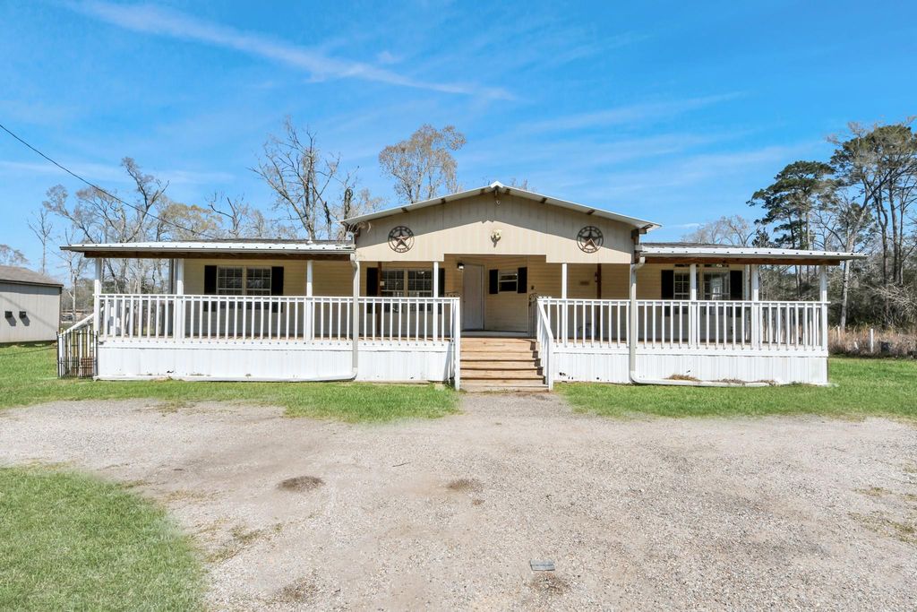 427 County Road 2218, Cleveland, TX 77327