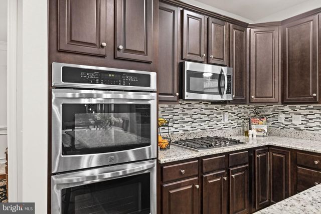 345 LONG MEADOW DR, Fredericksburg, VA 22406