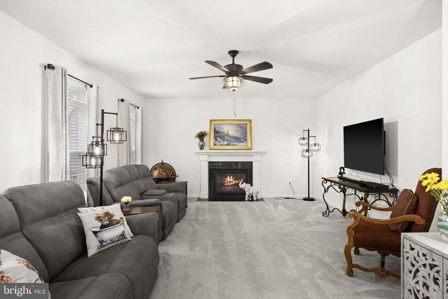 345 LONG MEADOW DR, Fredericksburg, VA 22406