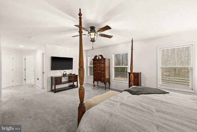 345 LONG MEADOW DR, Fredericksburg, VA 22406