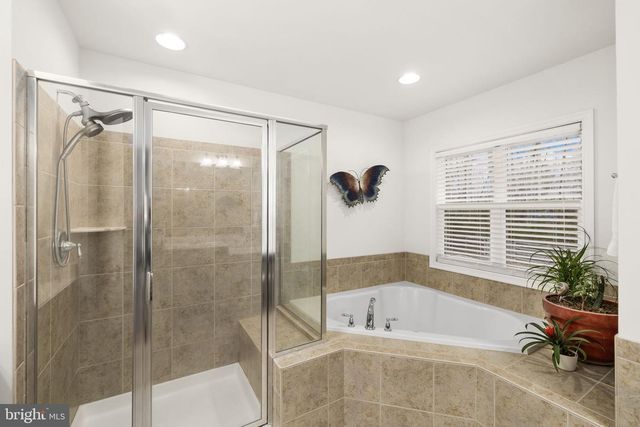 345 LONG MEADOW DR, Fredericksburg, VA 22406