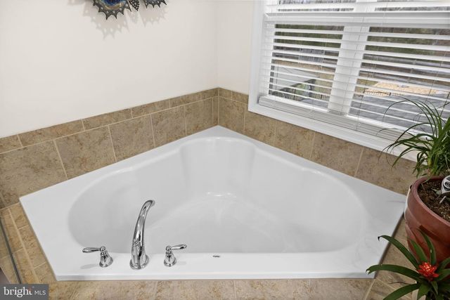 345 LONG MEADOW DR, Fredericksburg, VA 22406