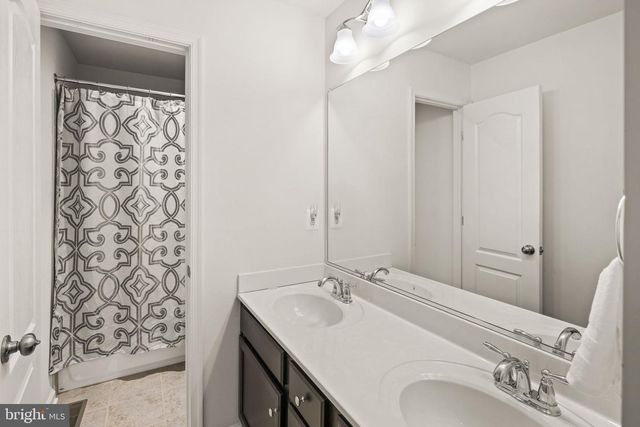 345 LONG MEADOW DR, Fredericksburg, VA 22406