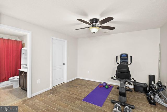 345 LONG MEADOW DR, Fredericksburg, VA 22406