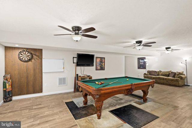 345 LONG MEADOW DR, Fredericksburg, VA 22406