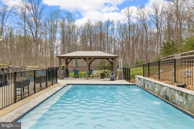 345 LONG MEADOW DR, Fredericksburg, VA 22406