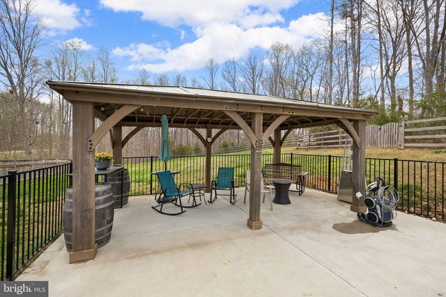 345 LONG MEADOW DR, Fredericksburg, VA 22406
