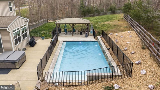 345 LONG MEADOW DR, Fredericksburg, VA 22406