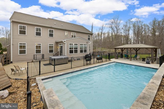 345 LONG MEADOW DR, Fredericksburg, VA 22406