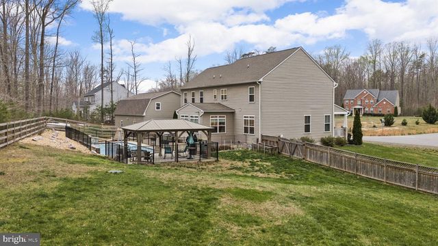 345 LONG MEADOW DR, Fredericksburg, VA 22406