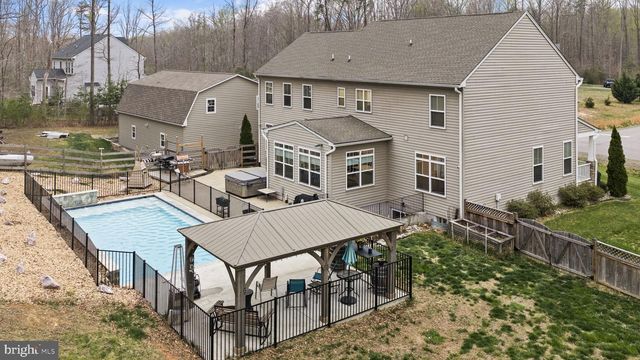 345 LONG MEADOW DR, Fredericksburg, VA 22406