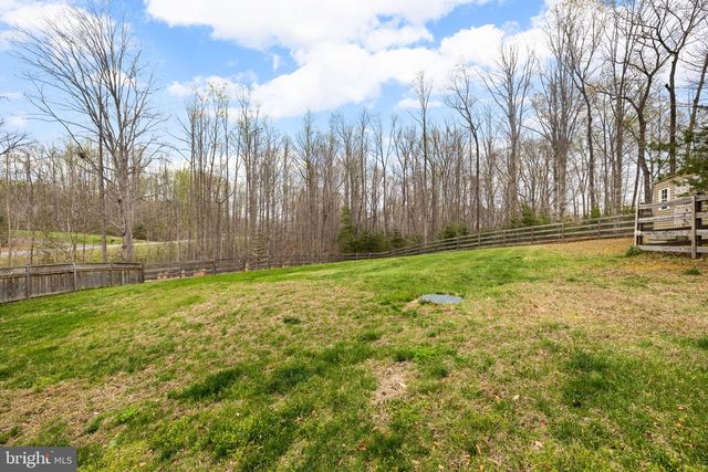 345 LONG MEADOW DR, Fredericksburg, VA 22406