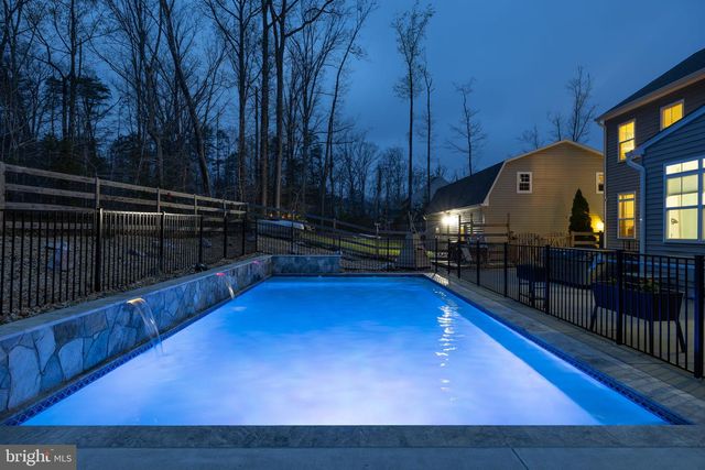 345 LONG MEADOW DR, Fredericksburg, VA 22406