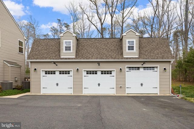 345 LONG MEADOW DR, Fredericksburg, VA 22406