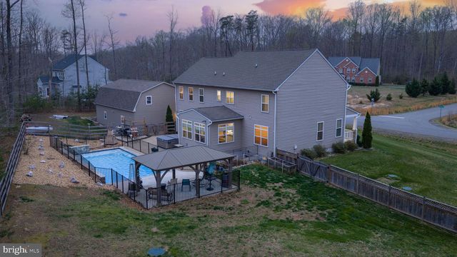 345 LONG MEADOW DR, Fredericksburg, VA 22406