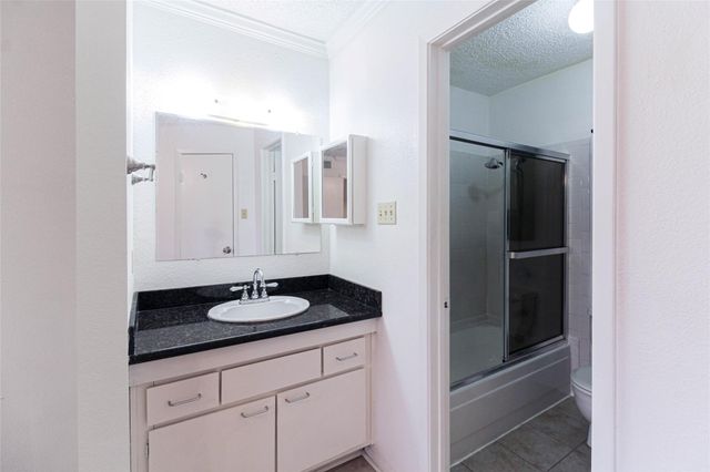 2800 Jeanetta Street 2204, Houston, TX 77063