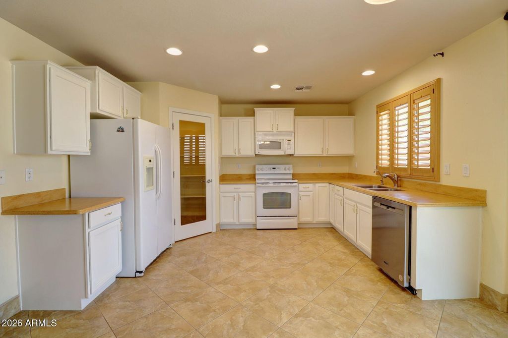 4602 W Cinnamon Avenue, Coolidge, AZ 85128 — photo 3