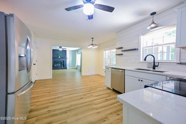 159 Dockside Drive, Jacksonville, NC 28546