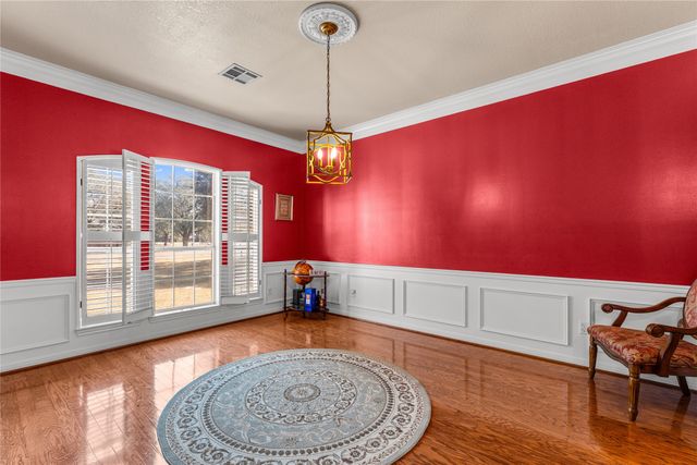 201 Cobblestone Lane, Crawford, TX 76638