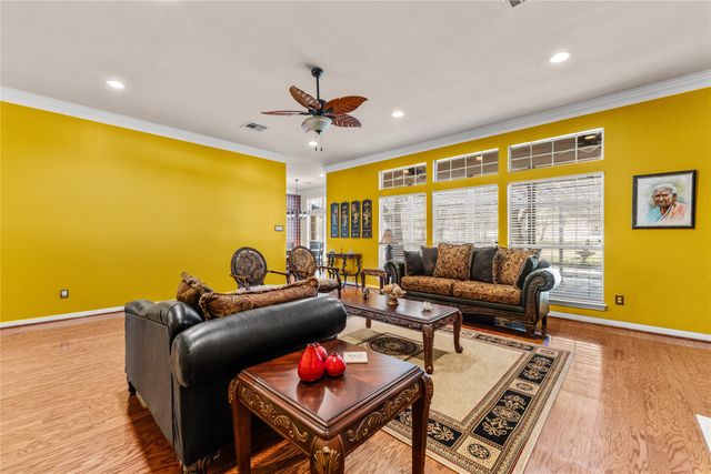 201 Cobblestone Lane, Crawford, TX 76638