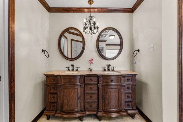 201 Cobblestone Lane, Crawford, TX 76638