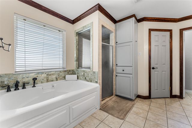 201 Cobblestone Lane, Crawford, TX 76638