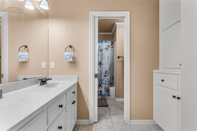 201 Cobblestone Lane, Crawford, TX 76638