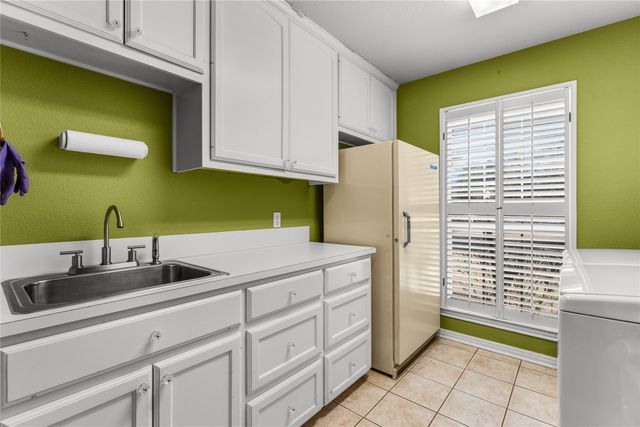 201 Cobblestone Lane, Crawford, TX 76638