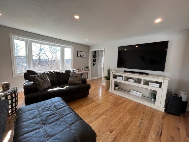 26 Alpine Ave, Methuen, MA 01844