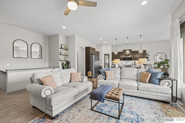 21805 H Street, Elkhorn, NE 68022