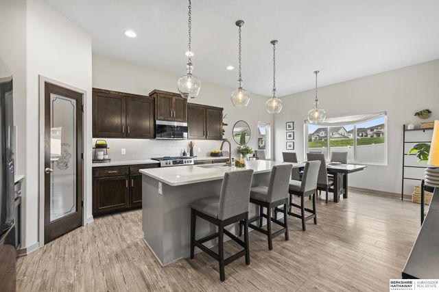21805 H Street, Elkhorn, NE 68022