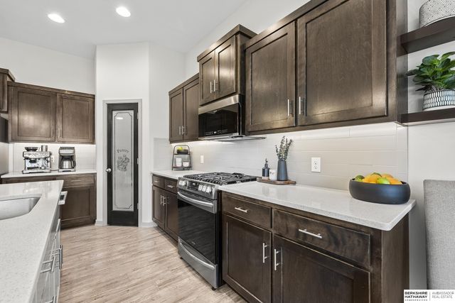 21805 H Street, Elkhorn, NE 68022