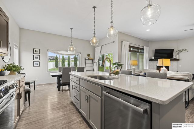 21805 H Street, Elkhorn, NE 68022