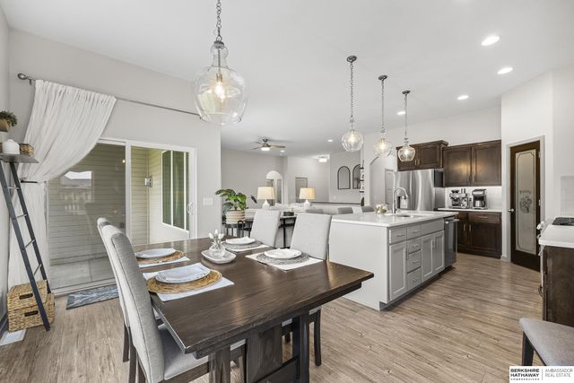 21805 H Street, Elkhorn, NE 68022
