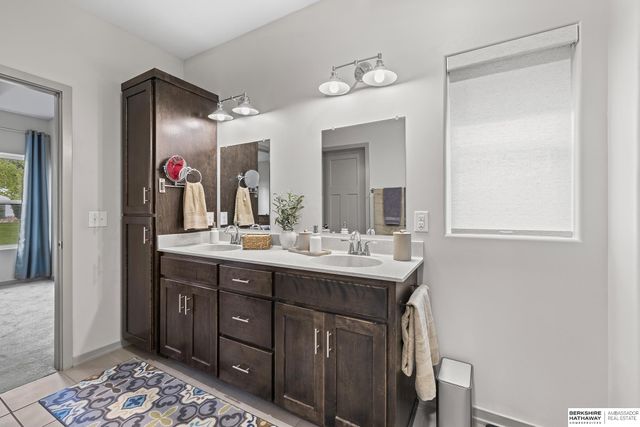 21805 H Street, Elkhorn, NE 68022