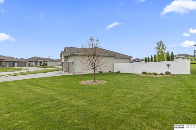 21805 H Street, Elkhorn, NE 68022