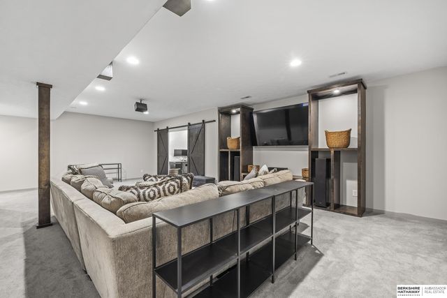 21805 H Street, Elkhorn, NE 68022