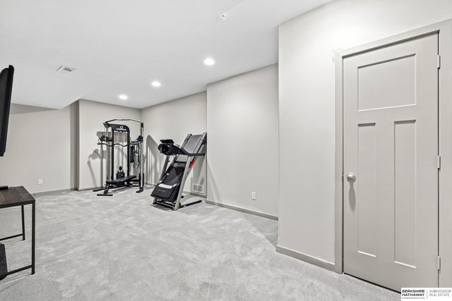 21805 H Street, Elkhorn, NE 68022