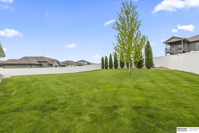 21805 H Street, Elkhorn, NE 68022