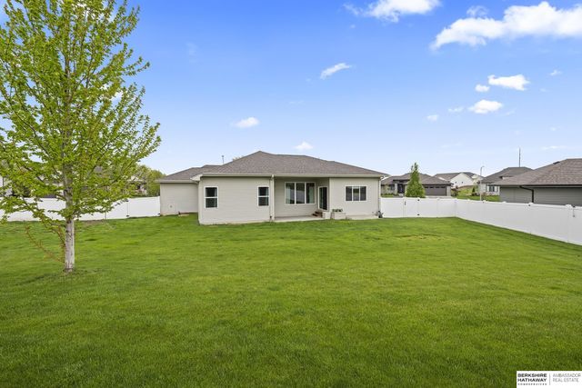 21805 H Street, Elkhorn, NE 68022