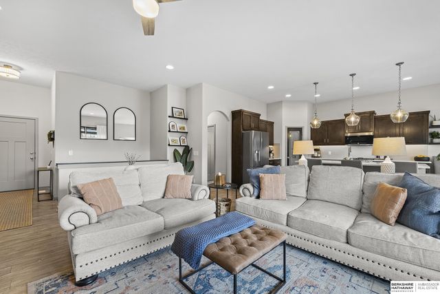 21805 H Street, Elkhorn, NE 68022