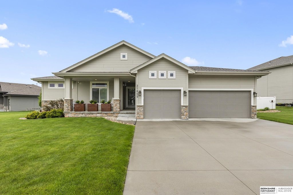21805 H Street, Elkhorn, NE 68022