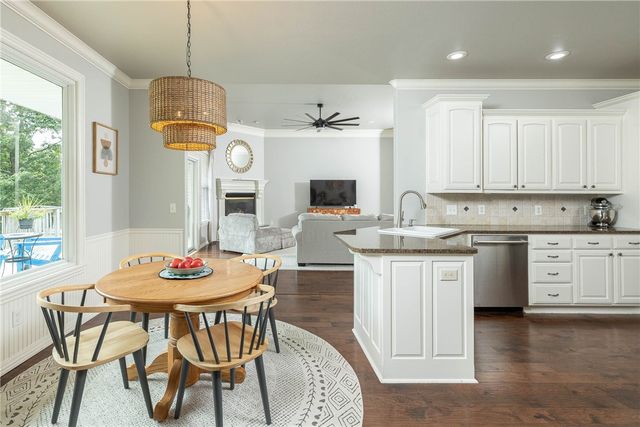 7 Stratfield Lane, Bella Vista, AR 72714