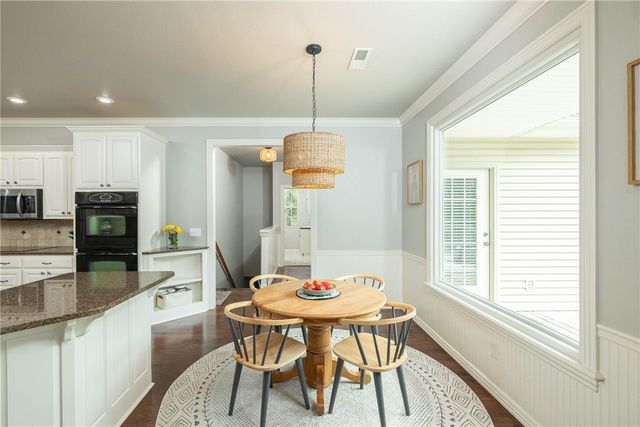 7 Stratfield Lane, Bella Vista, AR 72714