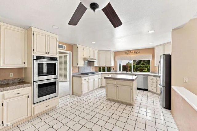 12675 Misty Grove Street, Moorpark, CA 93021