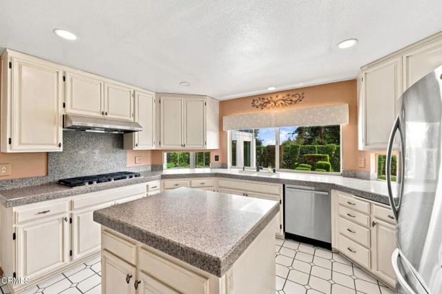 12675 Misty Grove Street, Moorpark, CA 93021