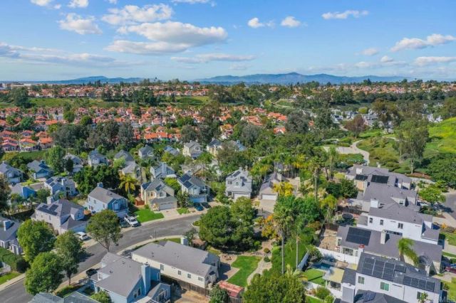 1826 Via Quinto, Oceanside, CA 92056