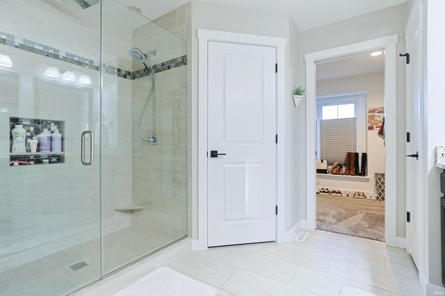 709 W Shore Drive, Osceola, IN 46561