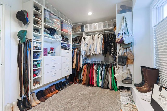 709 W Shore Drive, Osceola, IN 46561