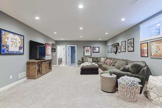 709 W Shore Drive, Osceola, IN 46561